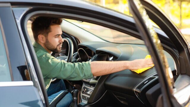 車内清掃の料金はいくら 依頼可能な業者と作業内容別の相場まとめ ことブログ