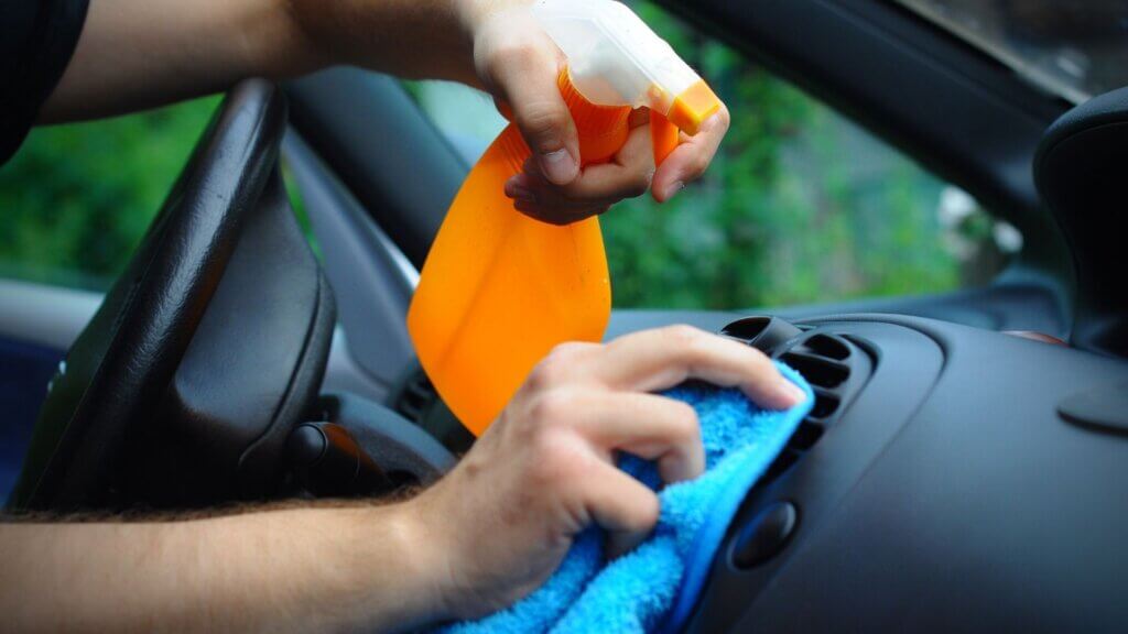 車内の清掃グッズおすすめ18選 セルフ掃除派の必須アイテム大公開 ことブログ